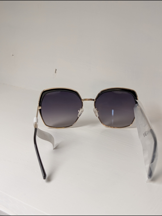 GUESS Gold & Black Oversized Square Sunglasses NWT
